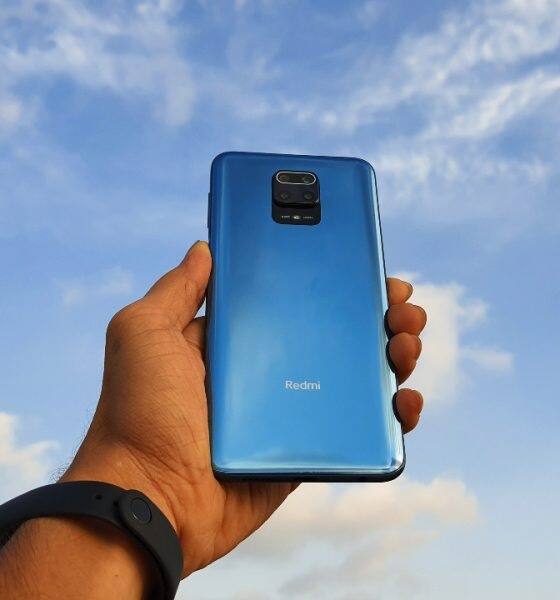 આવી છે ઓફર્સ- Redmi Note 9 Pro Maxના 6GB+ 64GB વાળા વેરિએન્ટની પ્રાઇસ 16,999 રૂપિયા, 6GB+128GB વેરિએન્ટની પ્રાઇસ 18,499 રૂપિયા અને 8GB+128GB વેરિએન્ટની કિંમત 19,999 રૂપિયા છે, પરંતુ HDFC બેન્કના ક્રેડિટ કાર્ડ અને ઇજી EMI ઓપ્શનથી ગ્રાહકોને ફ્લેટ 1,250 રૂપિયાનુ ઇન્સ્ટન્ટ ડિસ્કાઉન્ટ આપવામાં આવી રહ્યું છે.  (પ્રતિકાત્મક તસવીર)