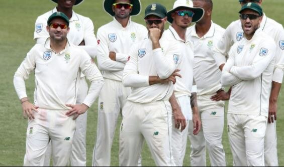 1899માં સાઉથ આફ્રિકા ઇંગ્લેન્ડ સામે 35 રનમાં ઓલઆઉટ થયું હતુ. જે ટેસ્ટ ક્રિકેટમાં સૌથી ચોથો ઓછો સ્કોર છે. 1932માં પણ સાઉથ આફ્રિકા ઓસ્ટ્રેલિયા સામે 36 રનમાં ખખડી ગયું હતું. ટેસ્ટ ક્રિકેટમાં પાંચમાં નંબરનો સૌથી ઓછો સ્કોર છે.