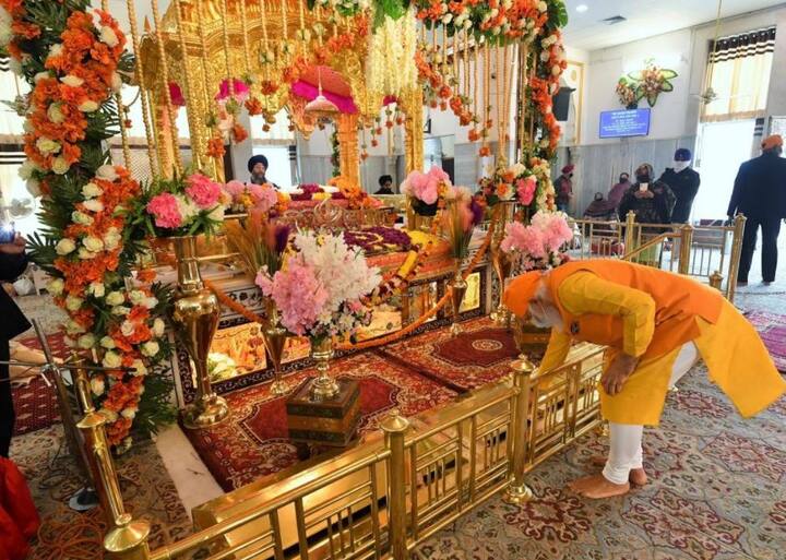 દિલ્હીનું ગુરુદ્વારા રકાબગંજ શીખ લોકોનું પવિત્ર સ્થળ છે. આ ગુરુદ્વારા સંસદ ભવન નજીક આવેલું છે. તે વર્ષ 1783માં બનાવવામાં આવ્યું હતું.