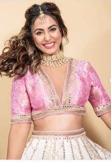 એક્ટ્રેસ હિના ખાને પિંક ઓફ વ્હાઈટ આઉટફિટમાં કરાવ્યું ગ્લેમરસ ફોટોશૂટ, તસ્વીર થઈ વાયરલ