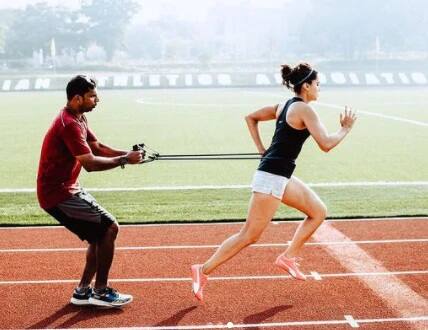 ઉલ્લેખનીય છે કે એક્ટ્રેસ તાપસી પન્નૂ રશ્મિ રૉકેટ ઉપરાંત હસીન દિલરૂબા અને સ્પૉર્ટ્સ ડ્રામા શાબાશ મિઠુમાં પણ કામ કરવાની છે, શાબાશ મીઠુ ભારતીય મહિલા ક્રિકેટ ટીમની પૂર્વ કેપ્ટન મિતાલી રાજની બાયૉપિક છે. (તસવીરઃ ઇન્સ્ટાગ્રામ પરથી)