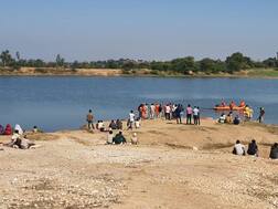 36 વર્ષના યુવકે નગ્ન થઈને લગાવી દીધી તળાવમાં છલાંગ, જાણો પત્નિ તેને લઈને ક્યાં ગઈ હતી ?