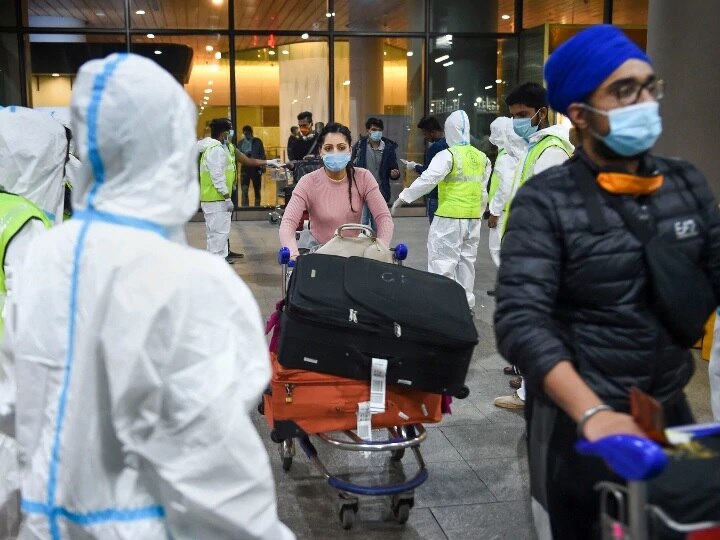 Fact Check of 15 passengers who arrived in Mumbai from the UK have mutant coronavirus Fact Check: બ્રિટનથી ભારત આવેલા 15 મુસાફરોમાં મળ્યો નવો કોરોના સ્ટ્રેન ? સરકારે શું કહ્યું