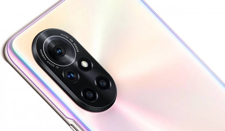 Huawei Nova 8 અને Huawei Nova 8 Proમાં 64 મેગાપિક્સલ પ્રાઇમરી સેન્સર વાળુ કેમેરા સેટઅપ આપવામાં આવ્યુ છે. જેમાં સેકન્ડરી કેમેરા 8 મેગાપિક્સલનો છે, જે અલ્ટ્રાવાઇડ લેન્સ છે. આ ઉપરાંત ફોનમાં 2-2 મેગાપિક્સલના મેક્રો લેન્સ અને ડેપ્થ સેન્સર પણ આપવામાં આવ્યા છે. 