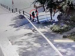 રાજકોટઃ 17 વર્ષની છોકરીએ મોબાઈલ પર વાત કરતાં કરતાં ડેમમાં કૂદીને કર્યો આપઘાત, દોઢ મહિના પહેલાં થયેલું વેવિશાળ, કોની સાથે કરી રહી હતી વાત ?