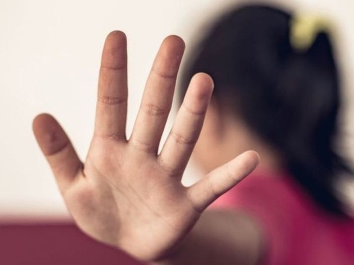 Minor girl molestation by youth in Halvad city of Morbi હળવદઃ પરિણીતાના ઘરમાં ઘૂસીને યુવકે કરી સગીરાની છેડતી, સગીરાએ બૂમાબૂમ કરી ને પછી.....