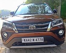 Toyota Urban Cruiser રિવ્યૂઃ આ SUVમાં કંપનીએ આપ્યા છે ઘાંસૂ ફિચર, જુઓ એક ઝલક.....