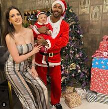 હાર્દિક પંડ્યા બન્યો સાન્તા, પુત્ર સાથે સેલિબ્રેટ કરી ક્રિસમસ, જુઓ તસવીરો