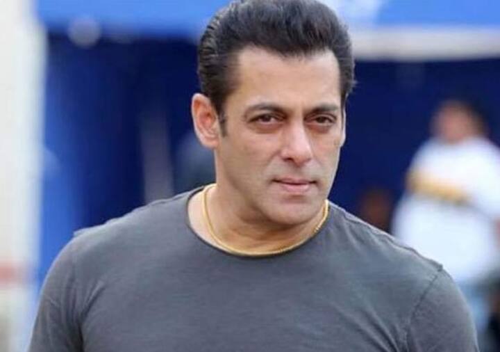  બોલિવૂડના ભાઈજાન સલામાન ખાન આજે પોતાનો 55મોં જન્મદિવસ ઉજવી રહ્યો છે. સલમાન 1988માં ફિલ્મ 'બીવી હો તો ઐસી' થી ડેબ્યુ કર્યું હતું અને છેલ્લે ફિલ્મ 'ભારત'માં લીડ રોલમાં નજર આવ્યો હતો. તેન અપકમિંગ ફિલ્મ 'રાધે' અને 'કિક-2' જલ્દીજ આવી રહી છે. અત્યાર સુધી સલમાન સાથે અનેક અભિનેત્રીઓ અને મોડલ્સનું નામ જોડાઈ ચૂક્યું છે અને તેની ગર્લફ્રેન્ડ રહી. ત્યારે અમે તમને જણાવી રહ્યાં છે આવીજ કેટલીક એક્ટ્રેસ અને મોડલ્સના નામ વિશે.    