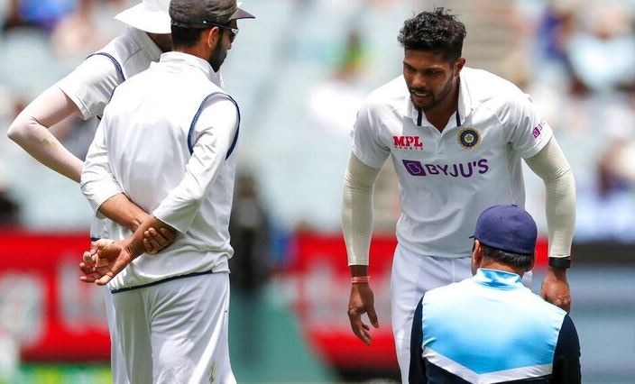 India vs Australia: Umesh Yadav limps off the field on 3rd day during bowling India vs Australia: બીજી ટેસ્ટમાં ભારતીય ટીમની વધી ચિંતા, આ ખેલાડી થયો ઇજાગ્રસ્ત, જાણો વિગતે