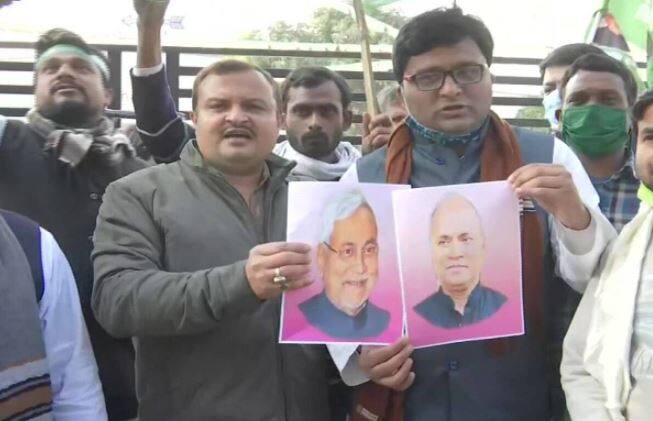 તેઓ નીતિશ કુમારના ગૃહ જિલ્લા નાલંદાના રહેવાસી છે. 62 વર્ષીય આરસીપી સિંહ 1998થી નીતિશ કુમાર સાથે છે. તેઓ યુપી કેડરના IAS અધિકારી છે. 1996માં તેઓ કેન્દ્રીય મંત્રી બેની પ્રસાદ વર્માના અંગત સચિવ હતા. તે સમયે નીતિશ કુમાર વાજપેયી સરકારમાં મંત્રી બન્યા હતા. વર્ષ 1998માં જ્યારે નીતિશ કુમાર કેન્દ્ર સરકારમાં રેલ મંત્રી બન્યા ત્યારે આરપી સિંહને અંગત સચિવ બનાવ્યા.