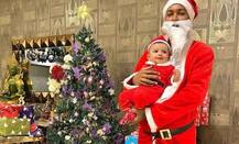 ભારતના આ સ્ટાર ક્રિકેટરે સાંતાક્લોઝ બનીને પત્નિ-દીકરાને કરી દીધાં ખુશ, જુઓ તસવીરો