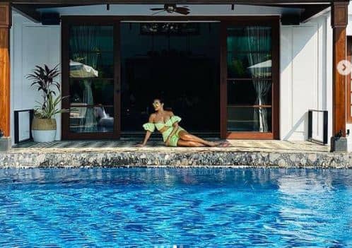 હાલમાં જ મલાઈકાએ એ વાતનો ખુલાસો કર્યો કે લોકડાઉન પીરિયડમાં તે અને અર્જુન સાથે રહી રહ્યા હતા. તેણે લોકડાઉનના સમયગાળાને શાનદાર ગણાવ્યો હતો કારણ કે તેને અર્જુન ખૂબ જ એન્ટરટેનિંગ લાગ્યો હતો. અર્જુન અને મલાઈકા છેલ્લા ઘણા વર્ષોથી એકબીજાને ડેટ કરી રહ્યા છે. 2019માં બંનેએ પોતાના સંબંધોને ઓફિશિયલ કરી દીધા હતા. (તસવીર મલાઈકા ઈન્સ્ટાગ્રામ)