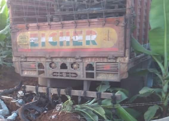 આણંદઃ પૂરપાટ આવતી આઇસરે બાઇક સાથે ત્રણ યુવકોને કચડી નાંખ્યા, બાઇક પર સવાર ત્રણેય યુવકોના મોતથી અરેરાટી