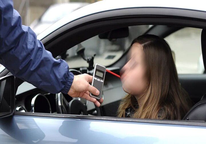 This year, the police did not use a breath analyzer to catch alcoholics but will do so આ વર્ષે નશાખોરોને પકડવા પોલીસ બ્રેથ એનેલાઈઝરનો ઉપયોગ નહીં કરી પણ આ રીતે કરશે કાર્રવાઈ