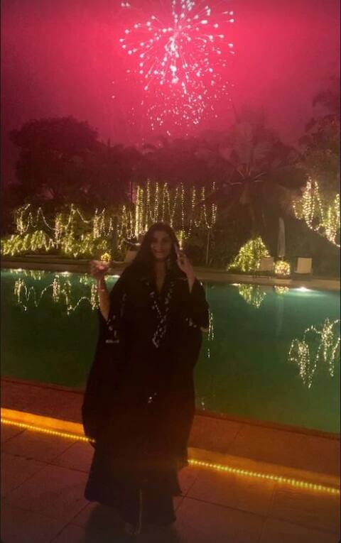 તસવીરોથી સ્પષ્ટ છે કે આ દરમિયાન રિયાએ ખુબ પાર્ટી કરી અને બૉયફ્રેન્ડ સાથે મસ્તી કરી હતી. (તસવીરઃ ઇન્સ્ટાગ્રામ પરથી)