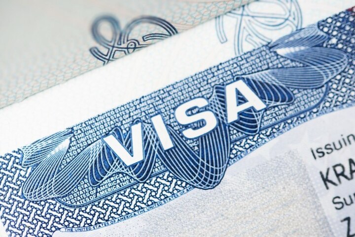 'No entry' if you do not have the required documents before going to the US on a visitor visa જરૂરી ડોક્યુમેન્ટ નહીં હોય તો અમેરિકામાં 'નો એન્ટ્રી', વિઝિટર વિઝા પર જતા પહેલાં ચેતી જજો