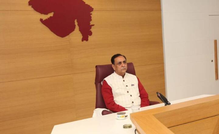 અમદાવાદઃ ગુજરાત સરકારે પાંચ આઈએએસ અધિકારીઓને બઢતી આપી છે. આ તમામ અધિકારીઓને પ્રિન્સિપાલ સેક્રેટરીના ગ્રેડમાં મૂકવામાં આવ્યા છે.  આ પાંચ અધિકારીઓમાં મોના ખંધાર, ડૉ. ટી. નટરાજન, રાજીવ ટોપનો, મમતા વર્મા અને મુકેશ કુમારનો સમાવેશ થાય છે. આ તમામ અધિકારીને .82-2.24 લાખના પે સ્કેલમાં મૂકીને પ્રિન્સિપલ સેક્રેટરી તરીકેનું સ્ટેટસ આપવામાં આવ્યું છે.