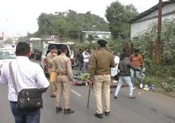 વલસાડઃ ST બસે કચડી નાંખતા બાઇક પર જઈ રહેલા દંપતીનું ઘટનાસ્તળે જ મોત, સર્જાયો ટ્રાફિકજામ