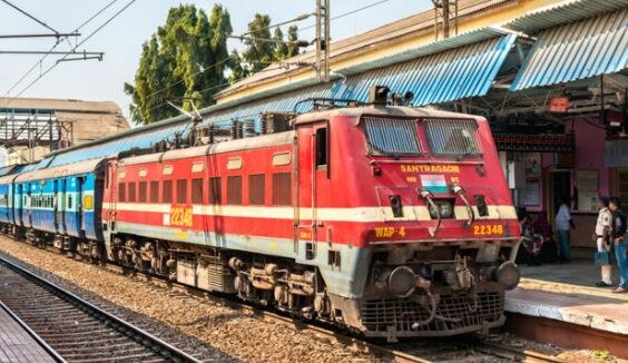 Fact Check: Indian Railways is planning to raise passenger fares from today Fact Check: ભારતીય રેલવે ભાડું વધારશે ? સરકારે શું કરી સ્પષ્ટતા