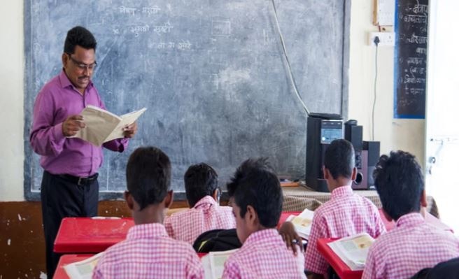 Schools Reopening in Gujarat: Should mass promotion for this academic year check details ગુજરાતમાં આ વર્ષે પણ વિદ્યાર્થીઓને અપાશે માસ પ્રમોશન ? જાણો શિક્ષણ મંત્રીએ શું કહ્યું