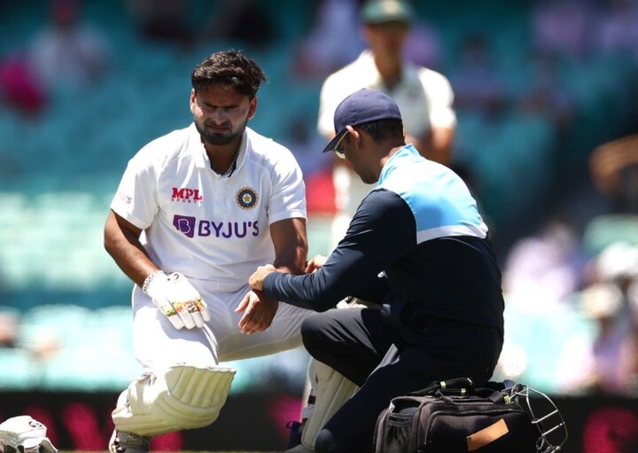 India vs Australia 3rd Test : Rishabh Pant taken for scans after ball hit on the left elbow   IND  v AUS:  સિડની ટેસ્ટમાં ભારત માટે માઠા સમાચાર, આ બે ખેલાડી નથી ઉતર્યા મેદાન પર, જાણો બીસીસીઆઈએ શું કહ્યું.....