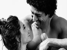 ગર્લફ્રેન્ડ માટે પોતાની પત્નીને તલાક આપી ચૂક્યો છે એક્ટર, હવે બધાની વચ્ચે કબુલ્યો પોતાનો પ્રેમ, જુઓ તસવીરોમાં....