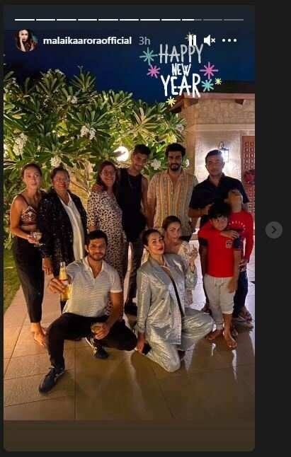 બન્નેના ફોટાઓને જોઇને એવુ લાગી રહ્યું છે કે કપલ પોતાનો હેપ્પી સેન્ડે એકસાથે વિતાવી રહ્યાં છે. 