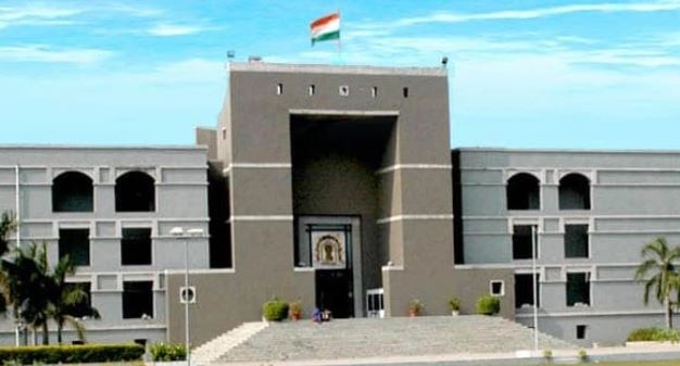 Application in Gujarat High Court to hold local body elections from ballot paper in state સ્થાનિક સ્વરાજની ચૂંટણી બેલેટ પેપરથી યોજવા ગુજરાત હાઇકોર્ટમાં અરજી