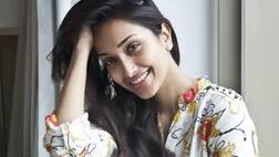 જાણીતા ફિલ્મ ડાયરેક્ટર પર લાગ્યો જાતીય શોષણનો આરોપ, એક્ટ્રેસને કહ્યું હતુ કે કપડાં ઉતારો.............