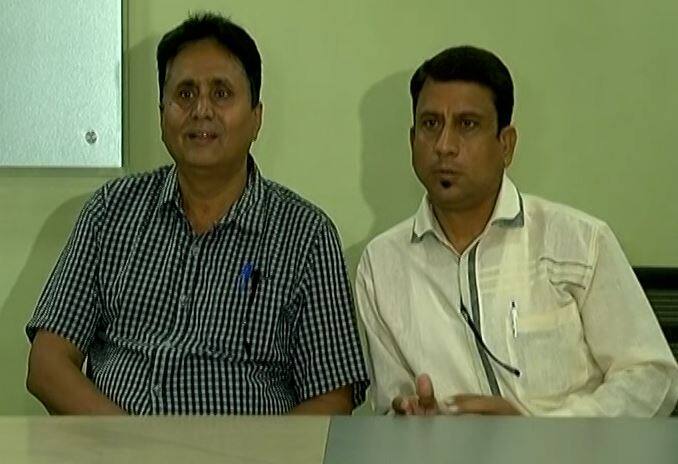 આંધ્ર પ્રદેશથી 1 લાખ રૂપિયા આપી યુવતી બોલાવી, બે વેપારીઓને બળાત્કારના ખોટા કેસમાં ફીટ કર્યા, જાણો વિગતો two trader booked under fake rape case ahmedabad crime branch આંધ્ર પ્રદેશથી 1 લાખ રૂપિયા આપી યુવતી બોલાવી, બે વેપારીઓને બળાત્કારના ખોટા કેસમાં ફીટ કર્યા, જાણો વિગતો