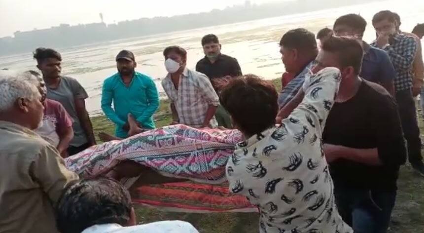 Surat: Two death as boat capsizes in Tapi river near Amaroli bridge સુરત : અમરોલી બ્રિજ પાસે તાપી નદીમાં બોટ પલટી જતાં 2 લોકોનાં મોત ,ત્રણને બચાવાયા