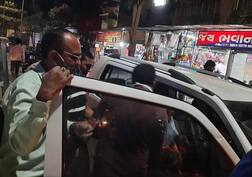 સુરતઃ પોલીસ ઇન્સ્પેક્ટર કારમાં લોક થઈ ગયેલા 3 વર્ષના બાળકનો કેવી રીતે બચાવ્યો જીવ? જાણો વિગત