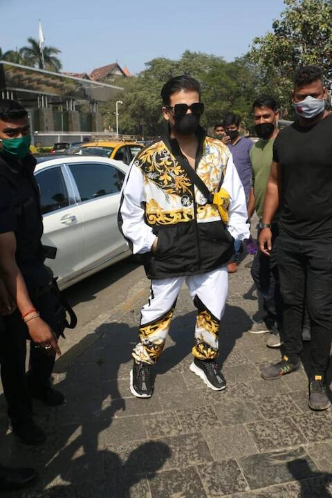 એબીપી ન્યૂઝને મળેલી જાણકારી પ્રમાણે માત્ર 40 લોકોની હાજરીમાં જ વરુણ ધવન અને નતાશા દલાલના હિન્દુ રીતિ-રિવાજ પ્રમાણે લગ્ન થશે. (Photo Credit: Manav Manglani)