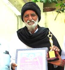 જેના પર થાય છે પીએચડી, એવા કવિ દાદ માત્ર 4 ધોરણ પાસ, રચનાની આ છે વિશેષતા