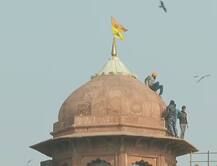 લાલ કિલ્લા પર જ્યાં PM ફરકાવે છે તિરંગો, ત્યાં ખેડૂતોએ ફરકાવ્યો પોતાનો ઝંડો, Photos