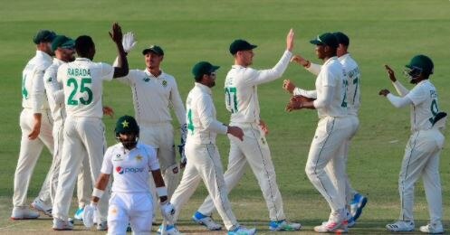 Pakistan vs South Africa 1st Test: Pakistan play test cricket after 13 years at home PAK v SA 1st Test: 13 વર્ષ બાદ ઘર આંગણે ટેસ્ટ ક્રિકેટ રમ્યું પાકિસ્તાન, દક્ષિણ આફ્રિકાને 220 રનમાં સમેટ્યા બાદ 33 રનમાં ગુમાવી 4 વિકેટ