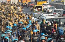 Farmers Protest : ધરણા ચાલુ રાખવાની રાકેશ ટિકૈતની જાહેરાત, ગાજીપુર બોર્ડર પર ફોર્સ તૈનાત