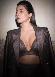 હિના ખાને પોતાના બોલ્ડ ફોટોશૂટની તસવીરો કરી શેર, ફેન્સે કહ્યું હોટ, જુઓ તસવીરો