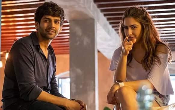  ઉલ્લેખનીય છે કે, જાનવી કપૂર અને કાર્તિક આર્યન પહેલીવાર ફિલ્મ ‘દોસ્તાના-2’ માં સાથે નજર આવવાના છે. આ ફિલ્મનું શૂટિંગ પણ શરુ થઈ ગયું હતું પરંતુ લોકડાઉનના કારણે તેને રોકવું પડ્યું હતું. હવે જેમ જેમ સ્થિતિ સામાન્ય થતી જાય છે તેમ ફિલ્મ પર કામ શરુ થઈ ગયું છે. (photo- Instagram)