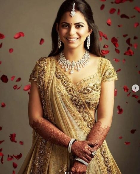 ઇશા અંબાણી રિલાયન્સ રિટેલ અને રિલાયન્સ જિયો ઇન્ફોકોમ લિમિટેડની ડાયરેક્ટર છે.