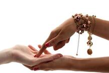 Surat: પરિવારે જેની સાથે સગાઈ તોડી હતી એ જ યુવક સાથે અમદાવાદની 19 વર્ષની યુવતીએ બાંધ્યા શારીરિક સંબંધ ને..........