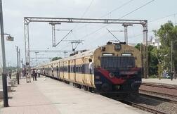 સુરતીઓ માટે સારા સમાચાર, જાણો કઈ મેમુ ટ્રેન આજથી શરૂ થતાં લોકોને થઈ મોટી રાહત ?