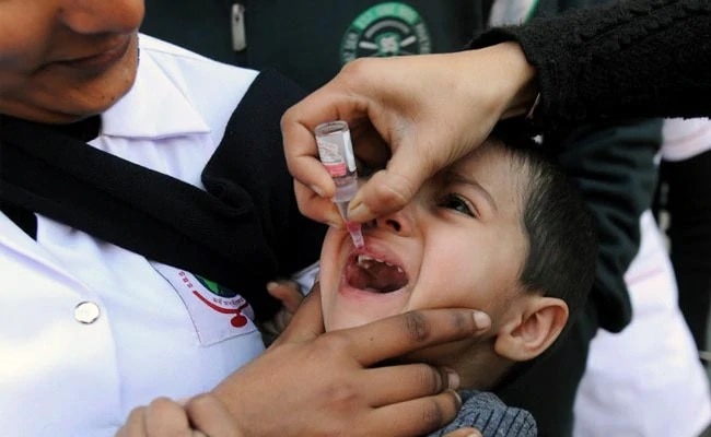 12 children given sanitizer instred of polio drops in maharashtra 5 વર્ષથી નાનાં 12 બાળકોને  પોલિયોની રસીના બદલે સેનિટાઈઝર પિવડાવી દેવાયું, જાણો પછી શું થયું ?