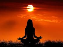 Surya Upasana: આ મંત્રથી કરો સૂર્યદેવનું ધ્યાન, ફટાફટ થવા લાગશે તમારા કામ....