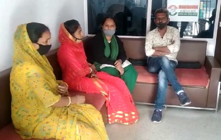 Rajkot Corporation Election : Congress woman leader meeting with congress president  રાજકોટઃ ટિકિટ કપાતા કોંગ્રેસમાં કકળાટ, કયા દિગ્ગજ મહિલા નેતાએ શહેર પ્રમુખ સાથે કરી બંધ બારણે બેઠક?