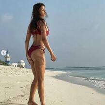 ફિટ એક્ટ્રેસ દિશા પટ્ટણીએ ફરી એકવાર સમુદ્ર કિનારે આપ્યા વ્હાઇટ બિકીનીમાં બૉલ્ડ પૉઝ, ફેન્સ બોલ્યા- કોઇ AC કરી દો યાર......