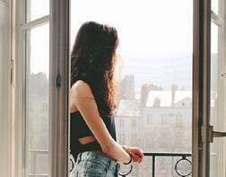 Surat: બહેનની ડીલીવરી માટે આવેલી યુવતીએ બનેવી સાથે બાંધ્યા શારીરિક સંબંધ, ઘરમાં જ માણતાં શરીર સુખ ને પછી...........