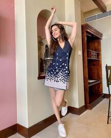 લગ્નની ચર્ચાઓ વચ્ચે આ એક્ટ્રેસે બ્લેક થાઇ સ્લીટ ડ્રેસમાં કરાવ્યુ જબરદસ્ત ફોટોશૂટ, 10 વર્ષમાં પહેલીવાર દેખાઇ બૉલ્ડ અવતારમાં, જુઓ તસવીરો