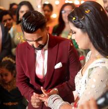 IPLમાં એક ઓવરમાં 5 સિક્સર ફટકારનારા બોલરે કરી સગાઈ, ફિયાન્સી કઈ એક્ટ્રેસની બહેન હોવાની ચાલી વાતો ?